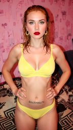 Что делает госпожа в онлайн сексе вирте